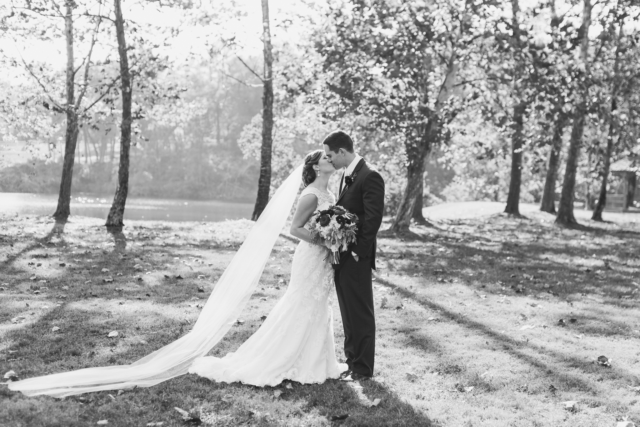 bride and groom kiss niceville florida