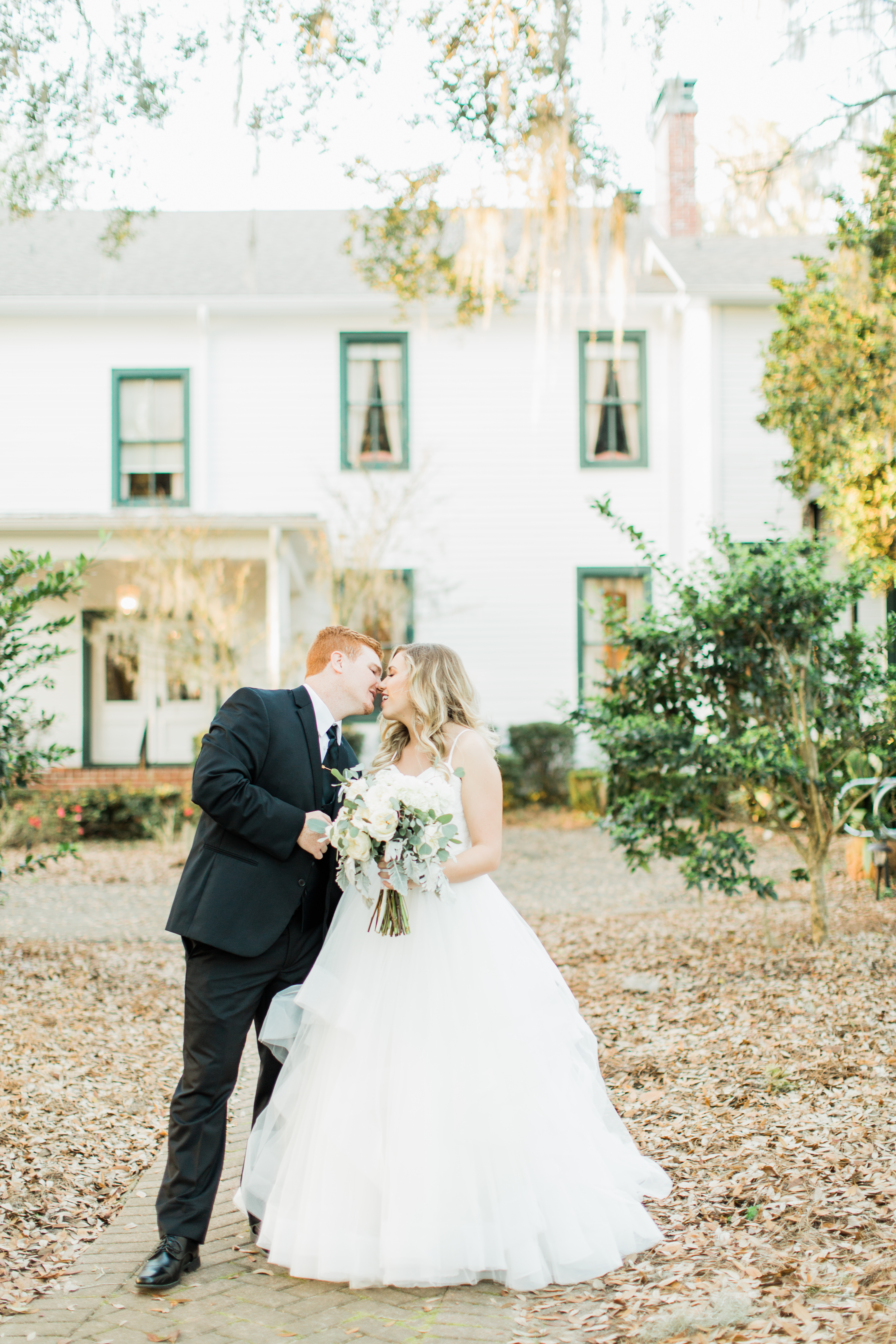 the southwood house and cottages wedding portraits