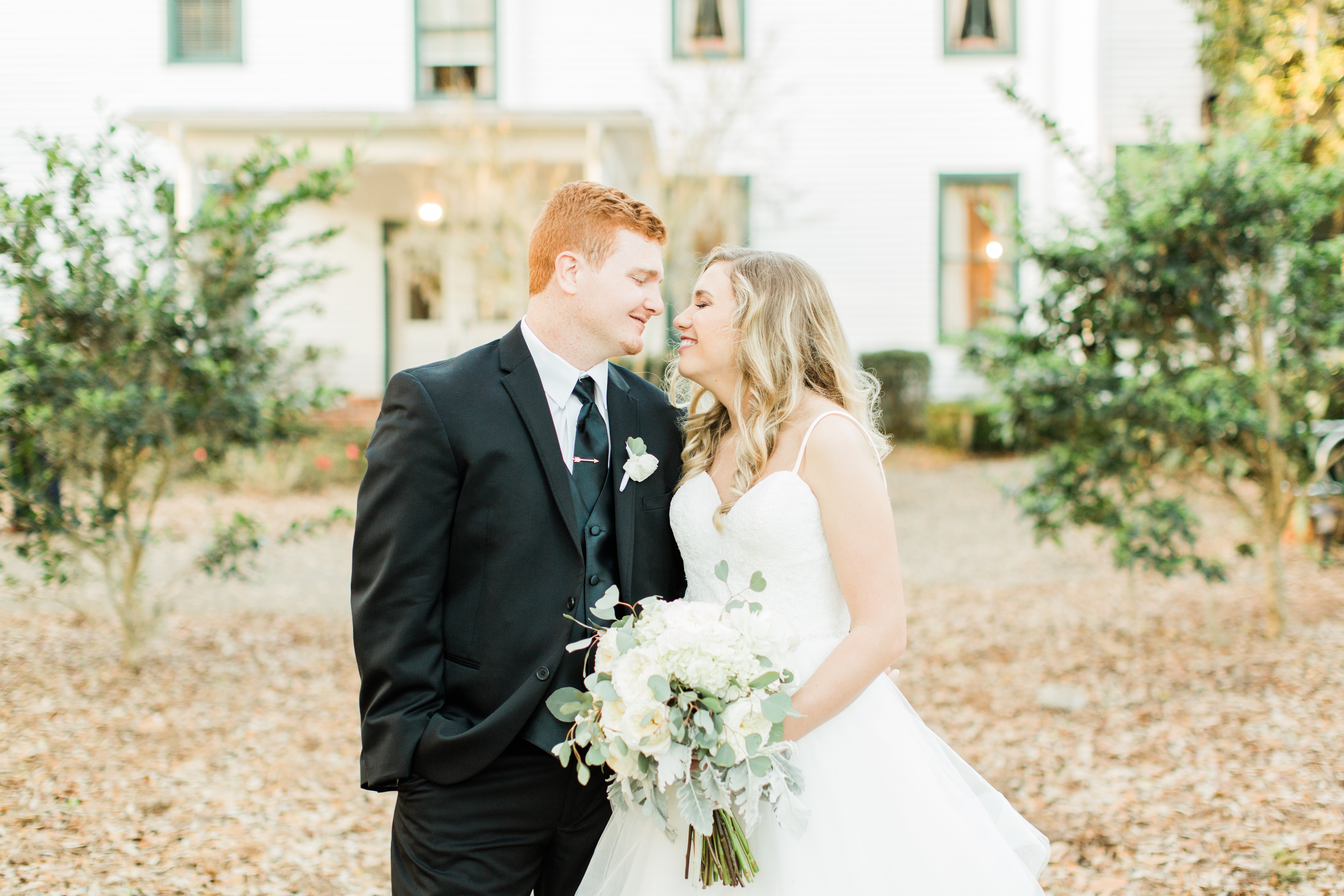 the southwood house and cottages wedding portraits