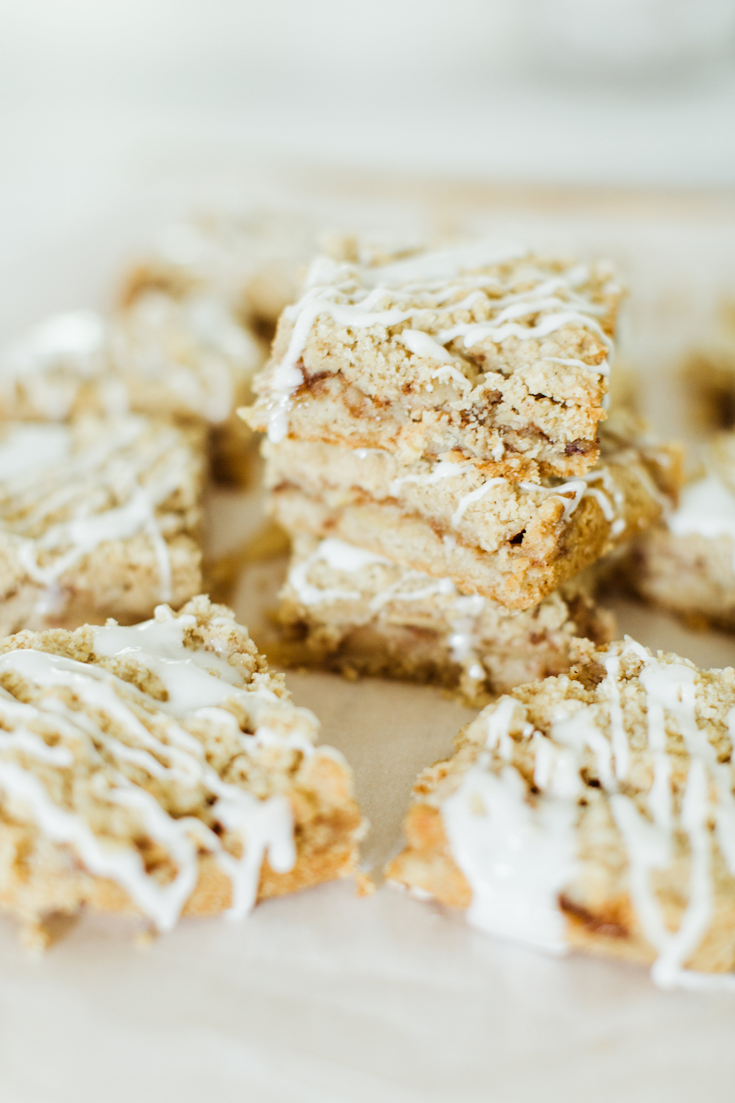 elisabeth and butter fall apple pie bars